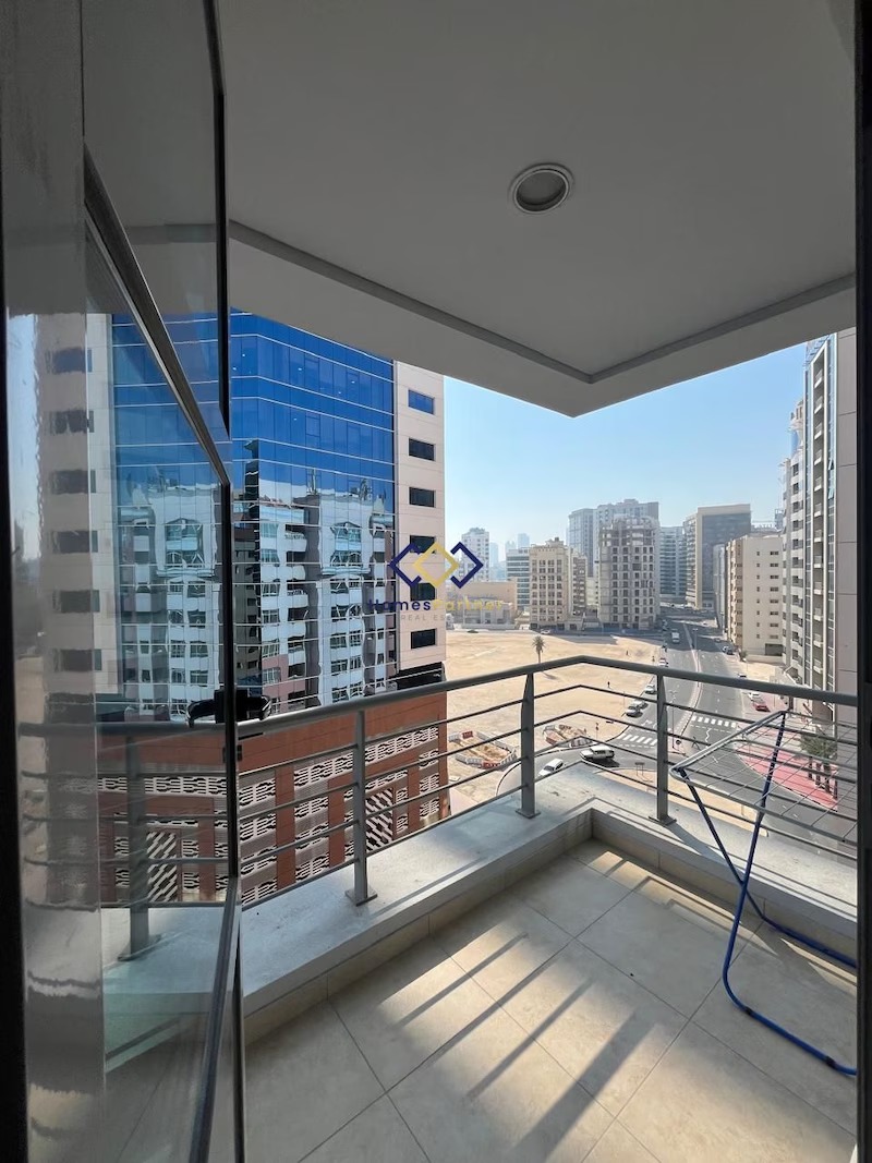 2BHK/Fully Furnished/Luxury Apartment/Close to Metro