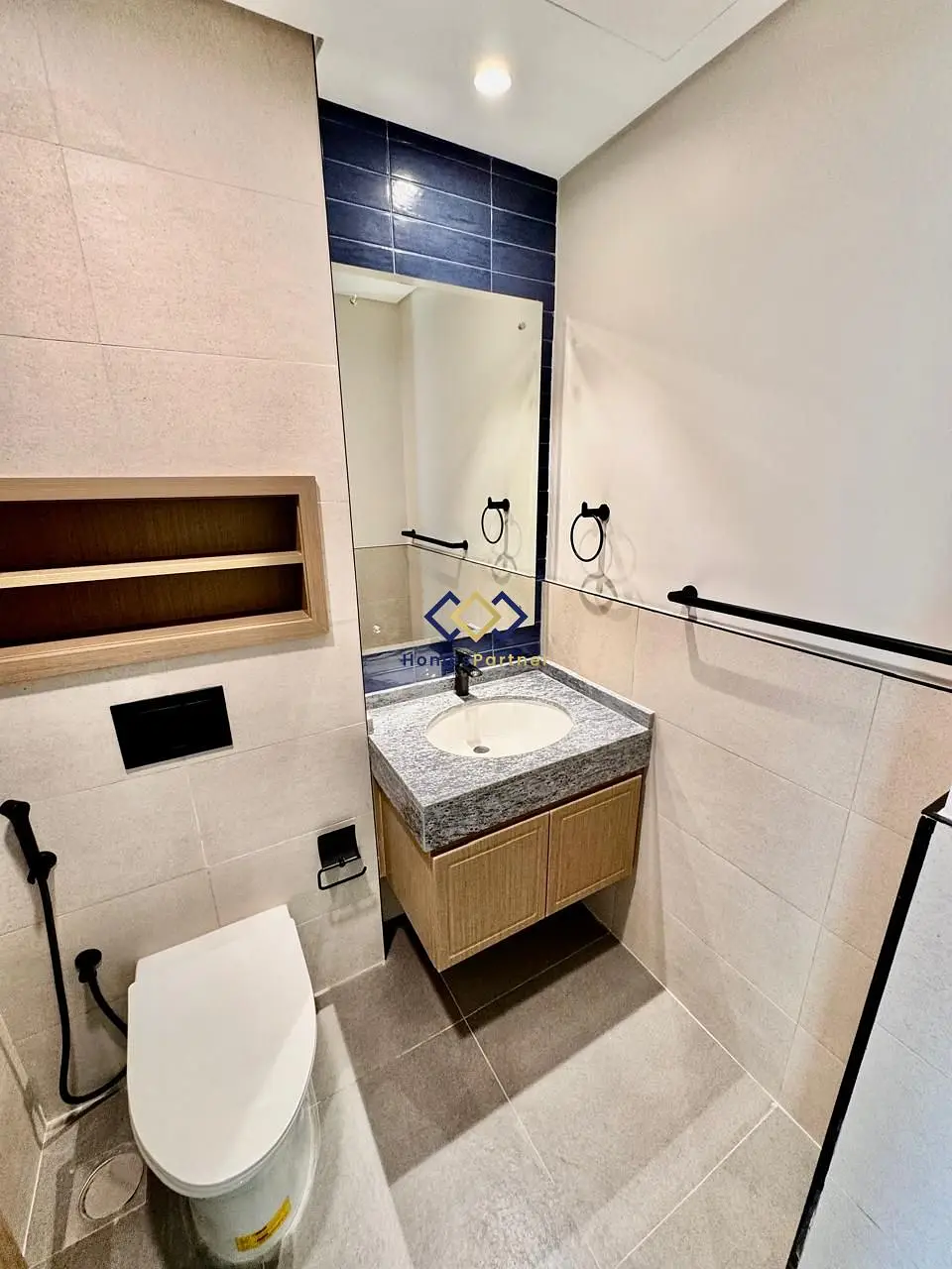 Single Row I Brand New I Ready to Move In