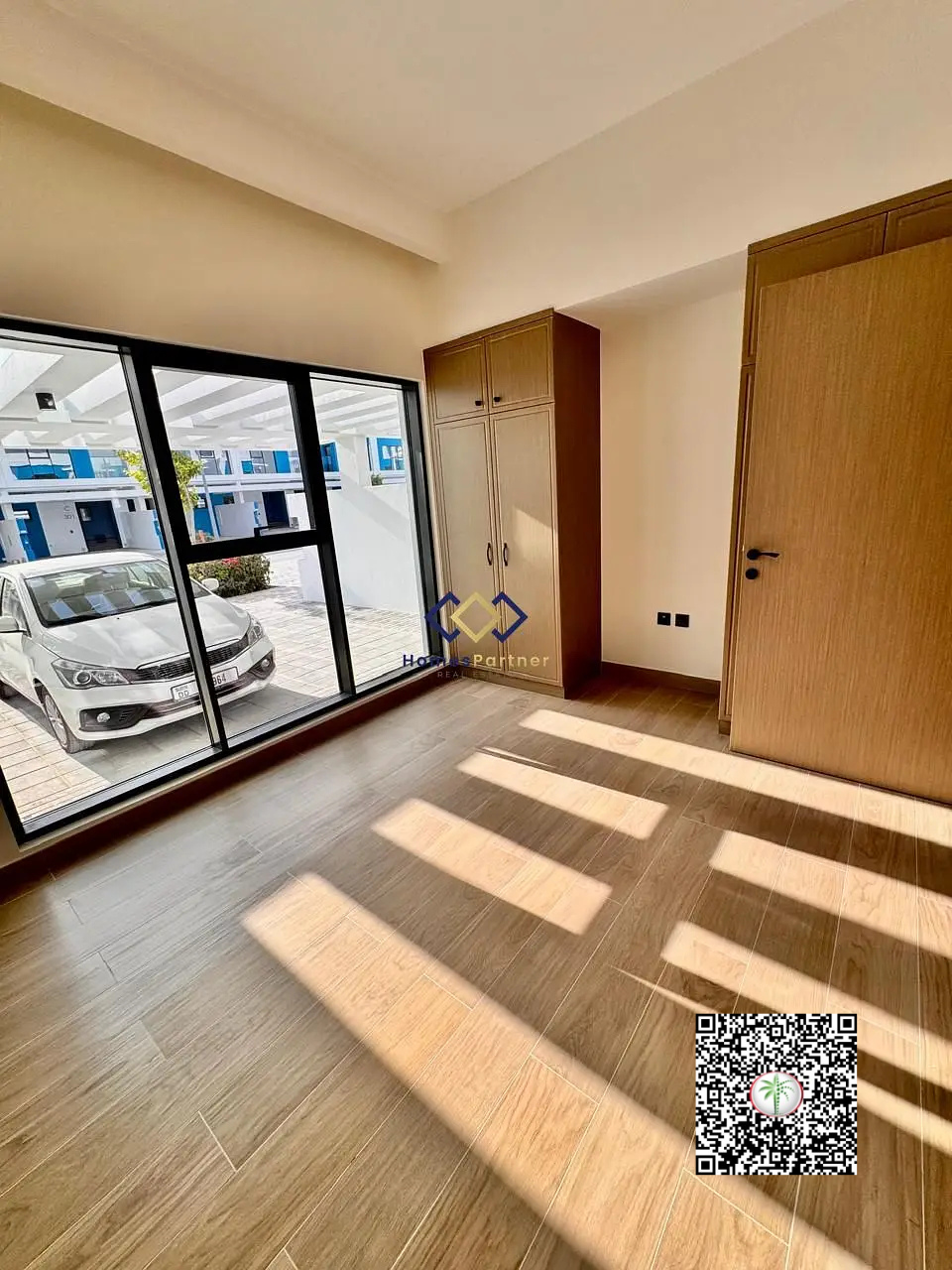 Single Row I Brand New I Ready to Move In