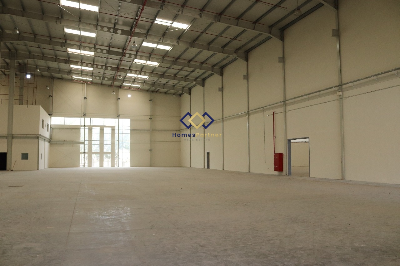 HUGE WAREHOUSE I MEZZANINE OFFICES I 660KW I  PRIME LOCATION I DIP-2