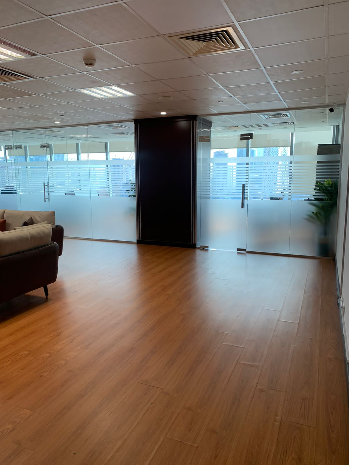 1,718 SQFT Office | Fully Fitted | Near To Metro