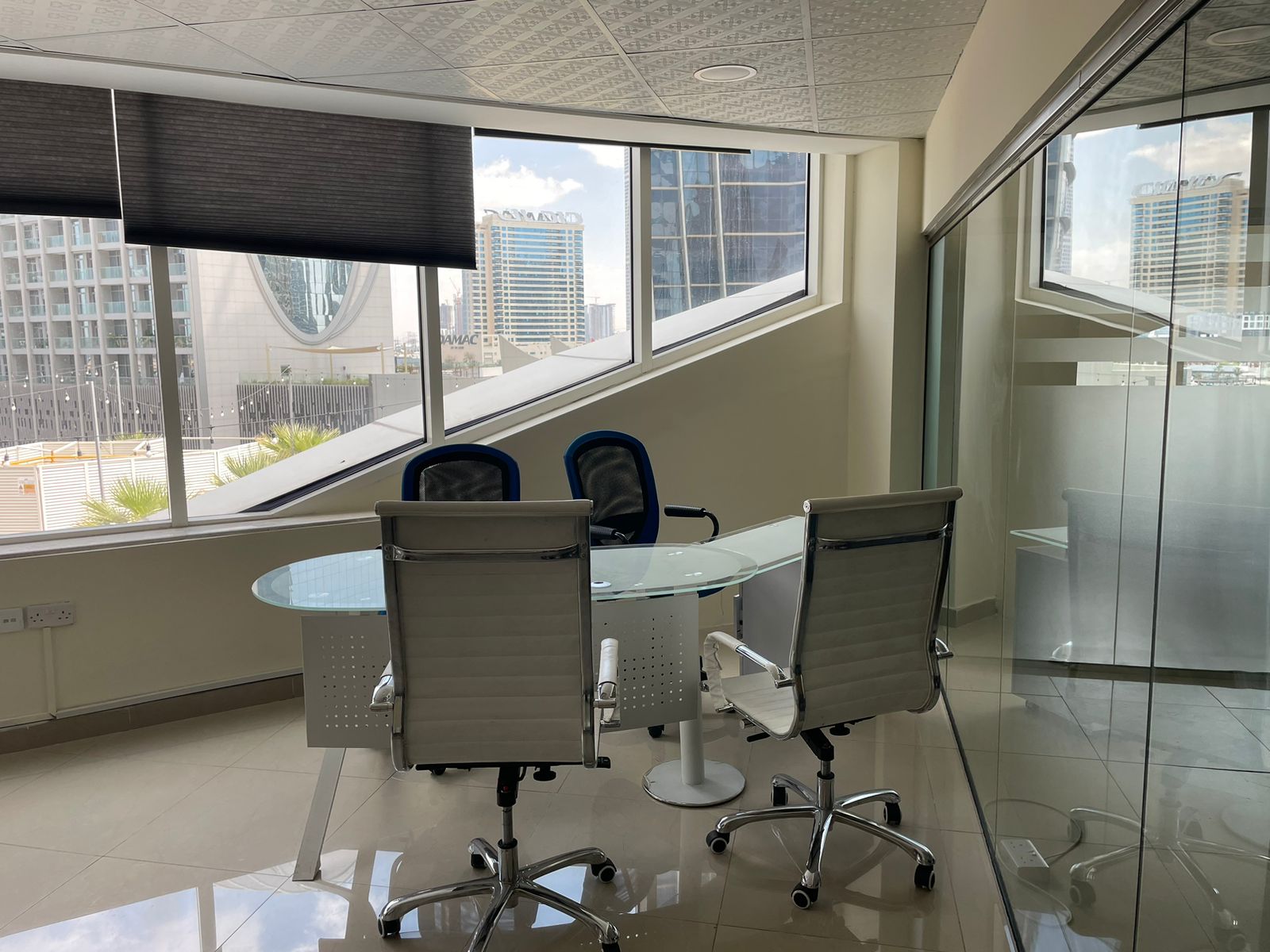 FULLY FURNISHED |1,800 SQ FT OFFICE |  FULLY FITTED | WASHROOM  AND PANTRY INSIDE |