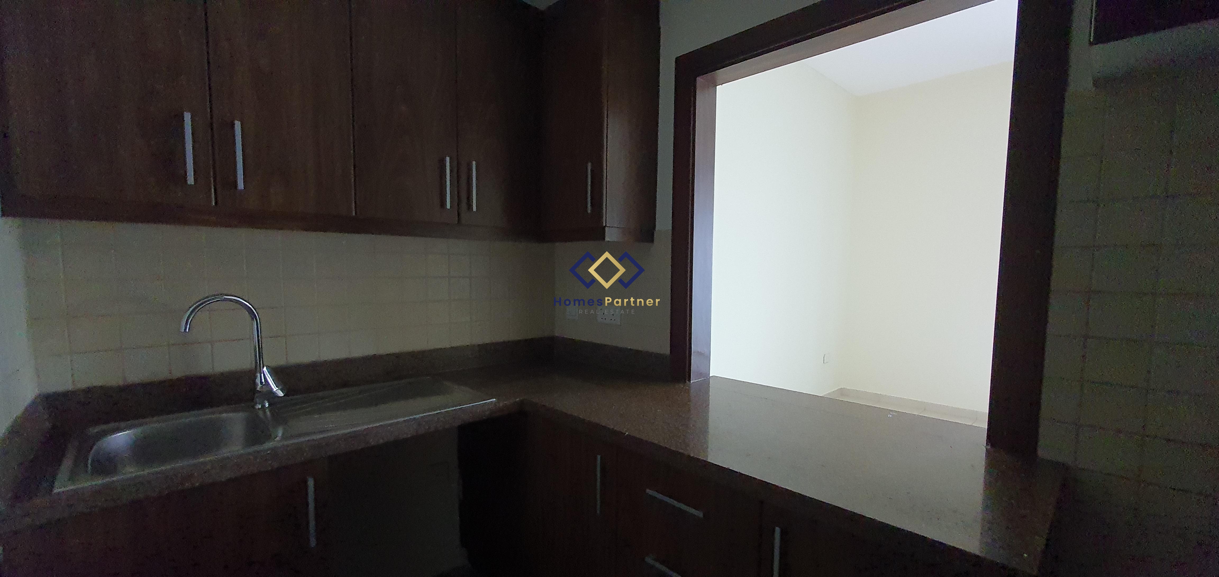 2 BEDROOMS IN EXECUTIVE TOWER | BURJ KHALIFA VIEW | VACANT | WELL MAINTAINED