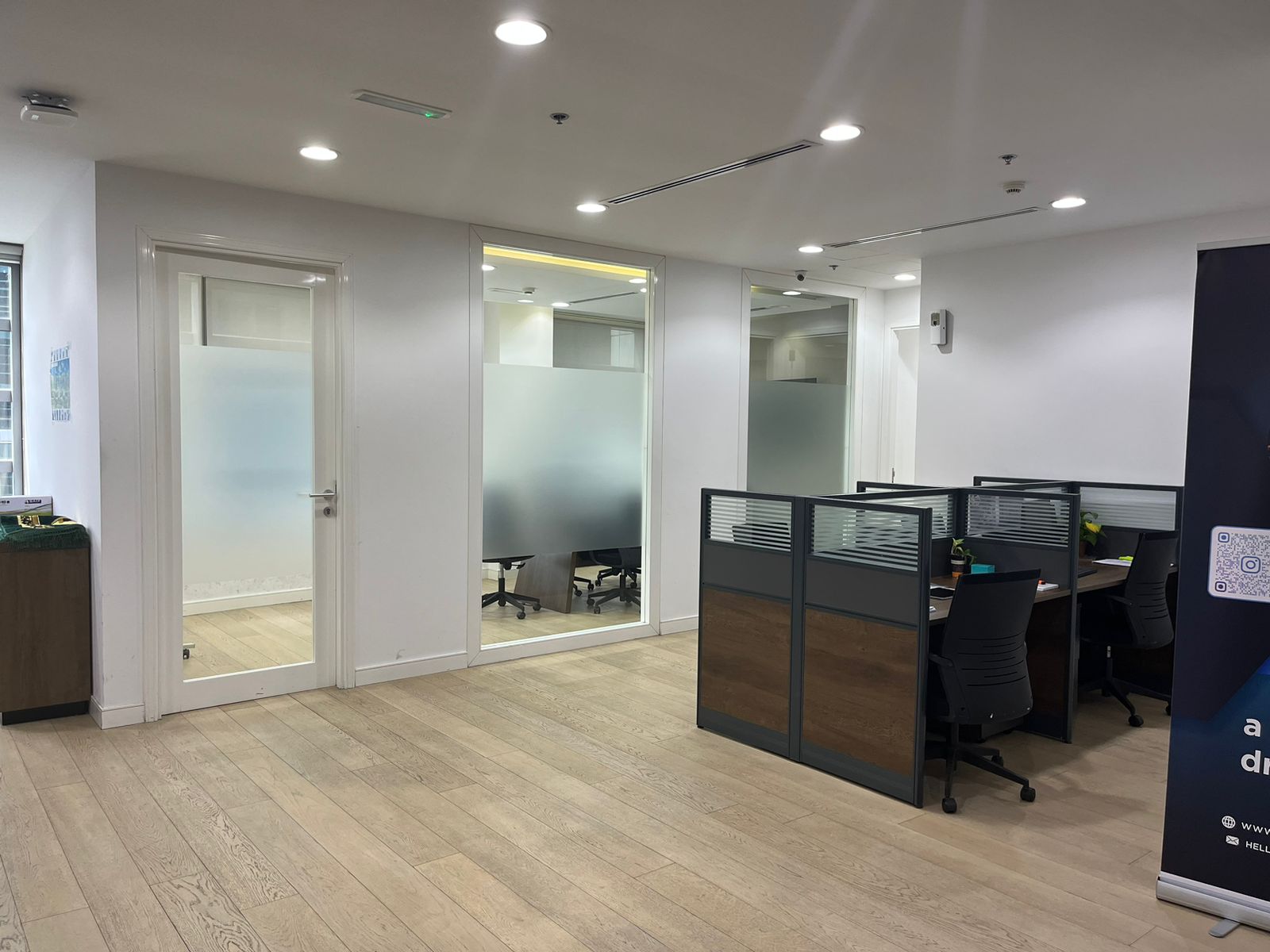 || UNFURNISHED || VACANT || READY TO MOVE IN OFFICE FOR RENT ||