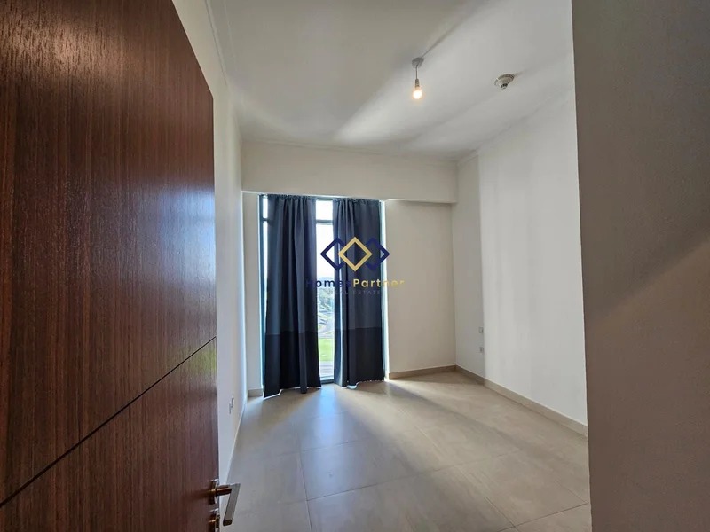 Vacant | Golf and Lake View | Ready To Move In